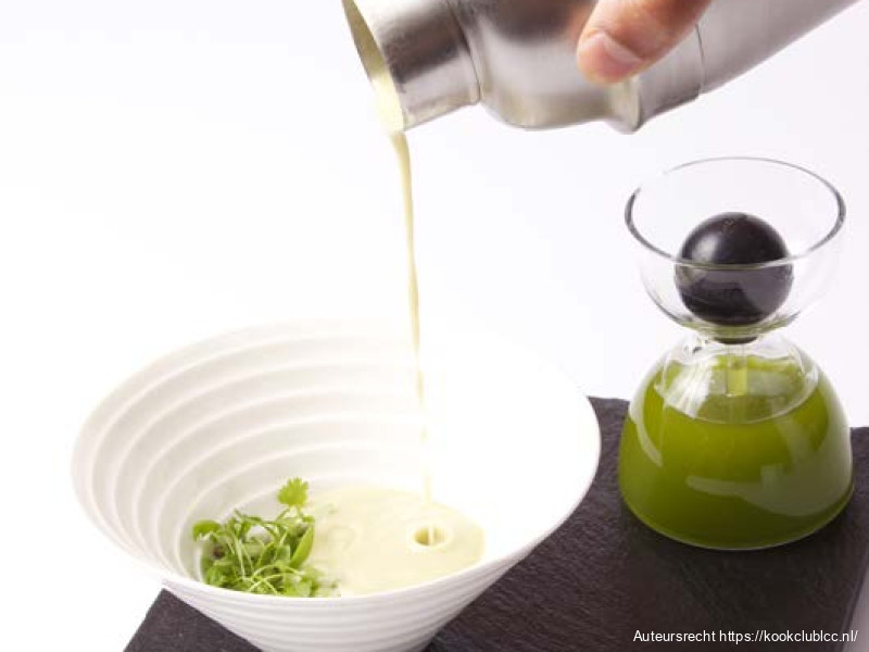 Koude avocado-soep met tequila
