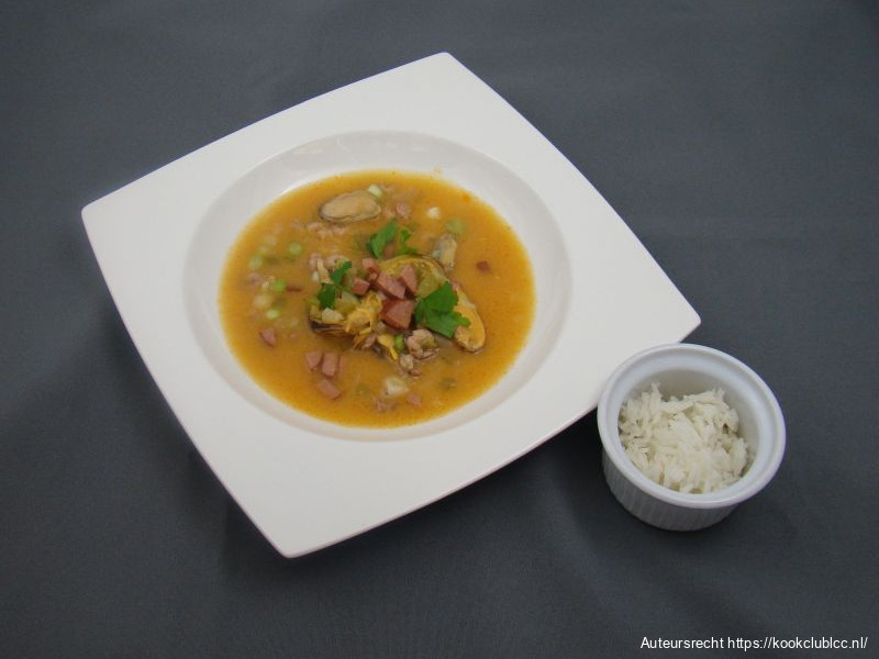 Gumbo van zeebanket en worst