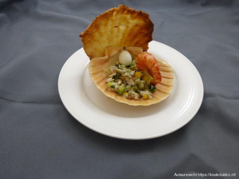 Vissalade in schelp