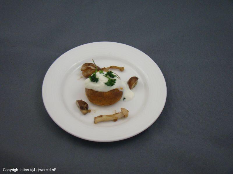 Scones van zoete aardappel met paddenstoelen