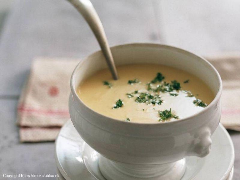 Mosterdsoep met gerookte zalm