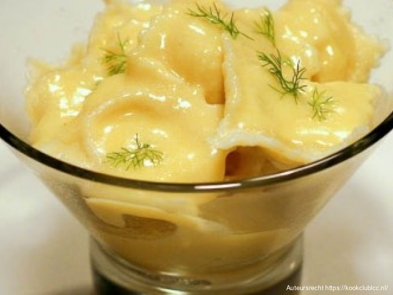 Ravioli met venkelsaus