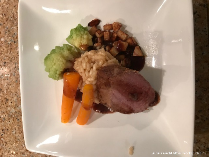Kalfsoester met vanille risotto en krachtige kalfsjus.