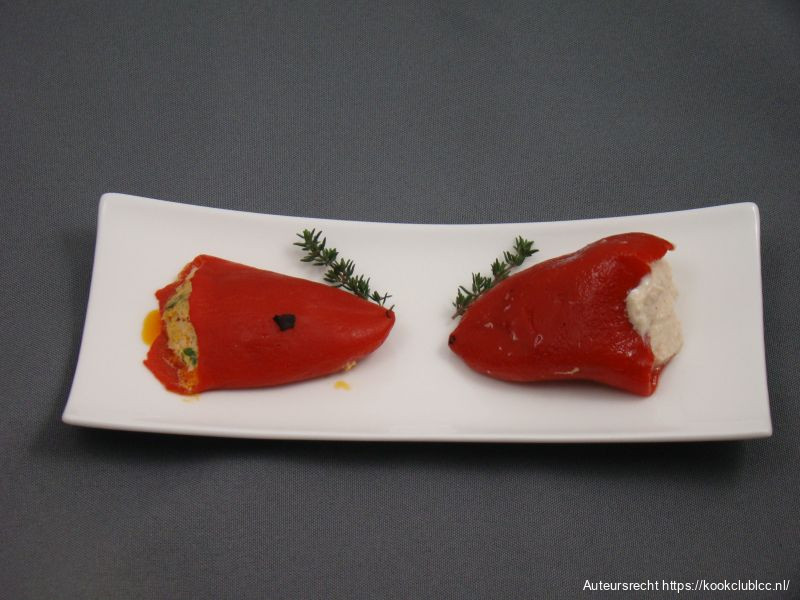 Piquillo-paprika's gevuld met geitenkaas en krab