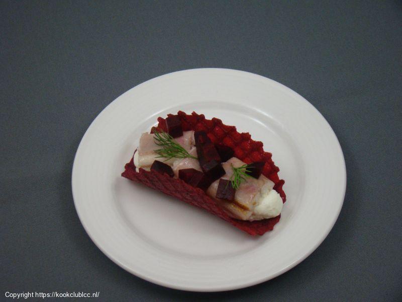 Taco's van rode biet met geitenkaas & paling