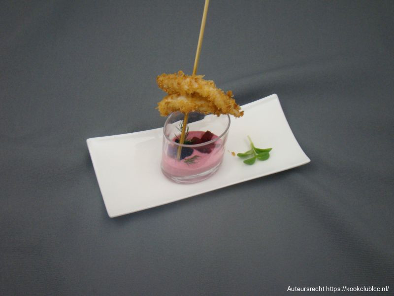 Gefrituurde zeebaars met bietenmayonaise